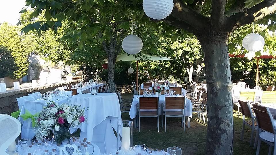 Banquet dans le jardin de l'hôtel Solemonti