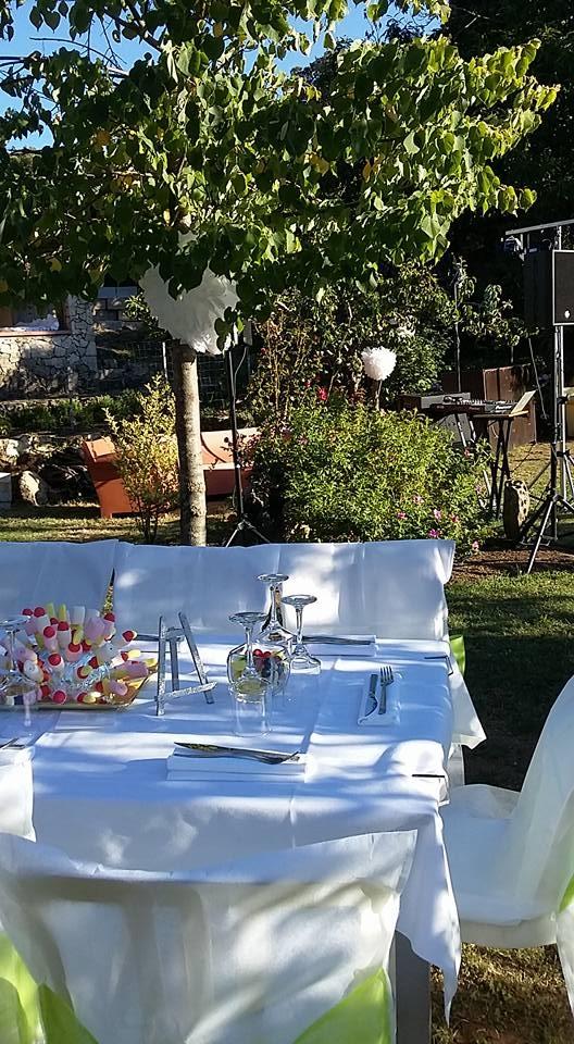 Banquet dans le jardin de l'hôtel Solemonti