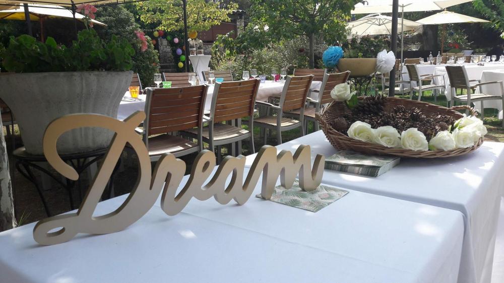 Banquet dans le jardin de l'hôtel Solemonti