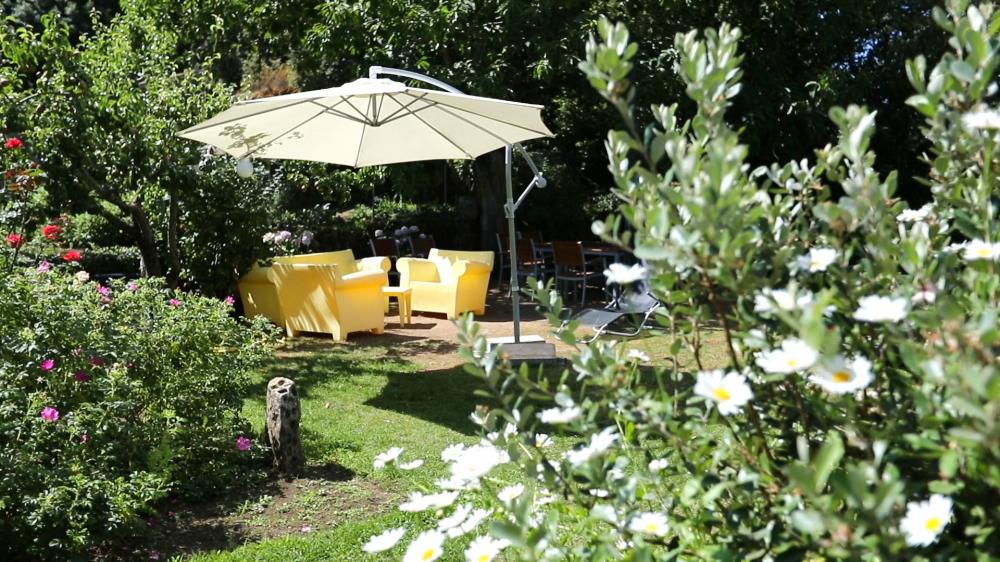 le jardin de l'hôtel Solemonti à Quenza