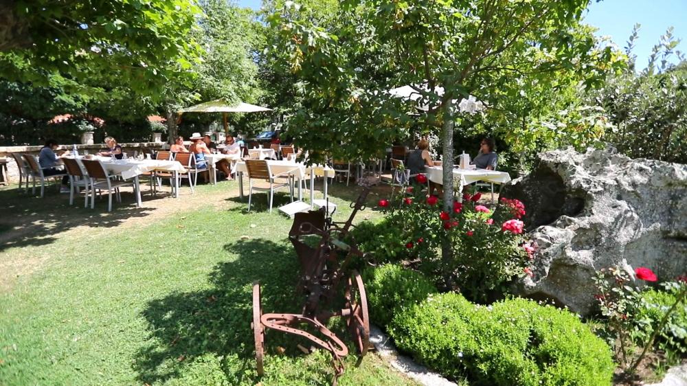 le jardin de l'hôtel Solemonti à Quenza