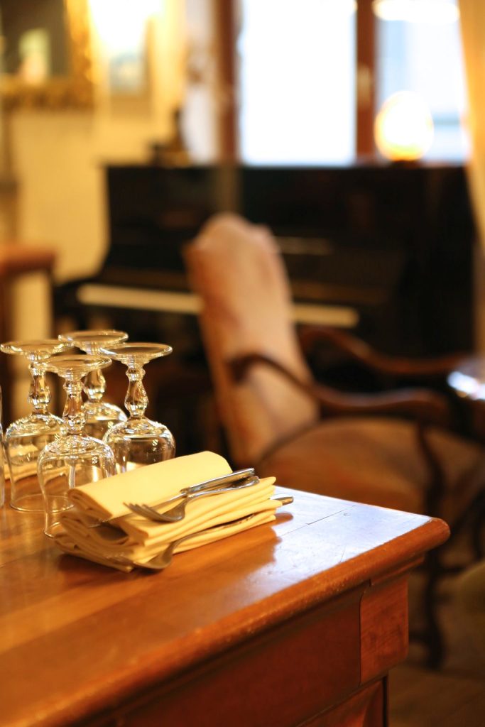 La salle de restaurant de l'Auberge Sole Monti à Quenza